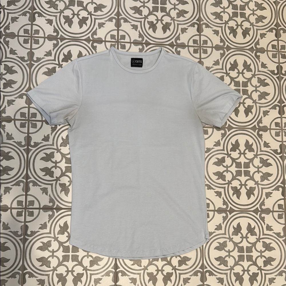 Cuts Clothing - AO Curve Hem Tee - Medium - white with blue hue